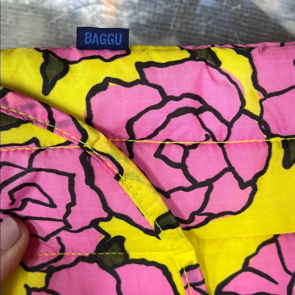BAGGU 16 tablet Floral Pink and Yellow Padded Sleeve